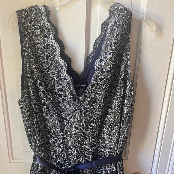 Blue and Gold Lace Stretch V Neck Dress - 3X - Picture 3 of 5